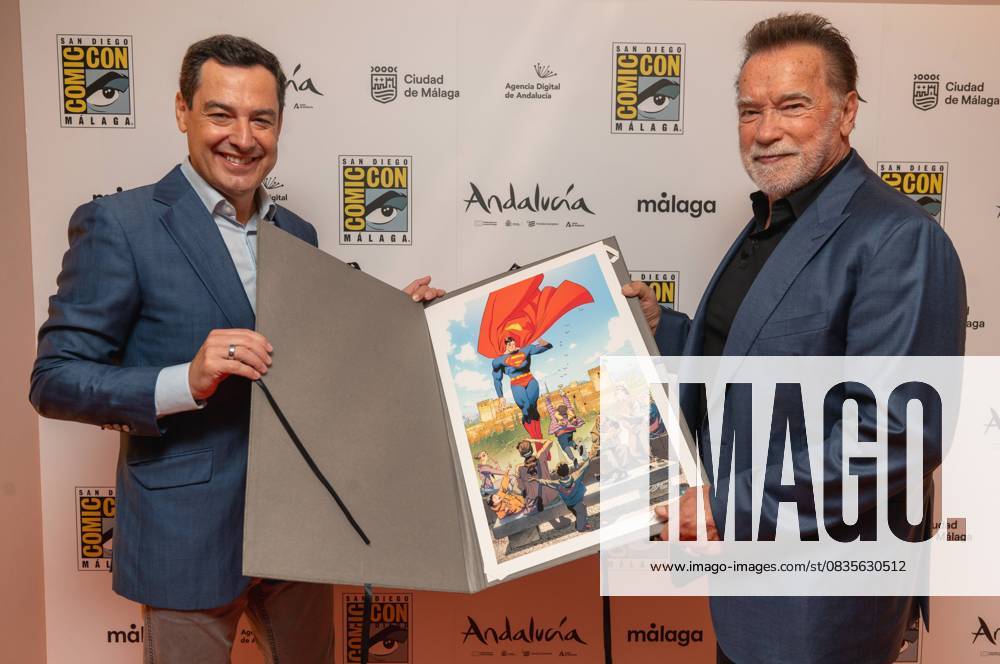 Bilder des Jahres 2025, Entertainment 09 September Arnold Schwarzenegger and Juanma Moreno during the closing ceremony of San Diego Comic-Con in Malaga on Sunday, 28 September 2025 Cordon Press @MarioxMartin