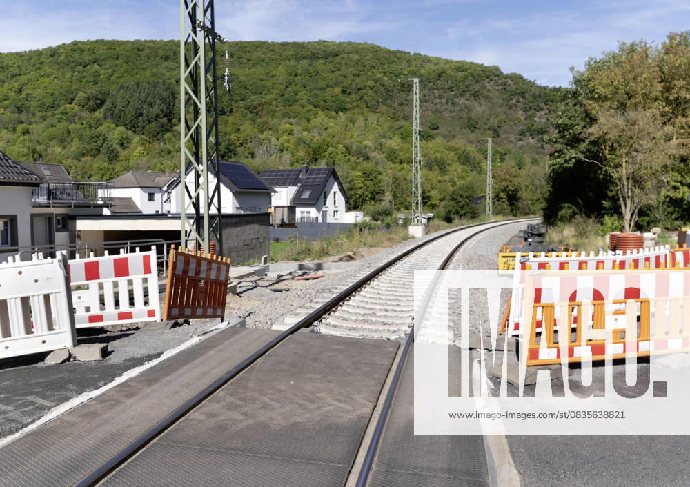 DEU , GERMANY After the flood disaster in July 2021 in the Ahr valley Deutsche Bahn AG is restoring the destroyed Ahr Valley train line , like here in Kreuzberg , 19 09 2025 DEU , GERMANY After the flood disaster in July 2021 in the Ahr valley Deutsche Bahn AG is restoring the destroyed Ahr Valley train line , like here in Kreuzberg