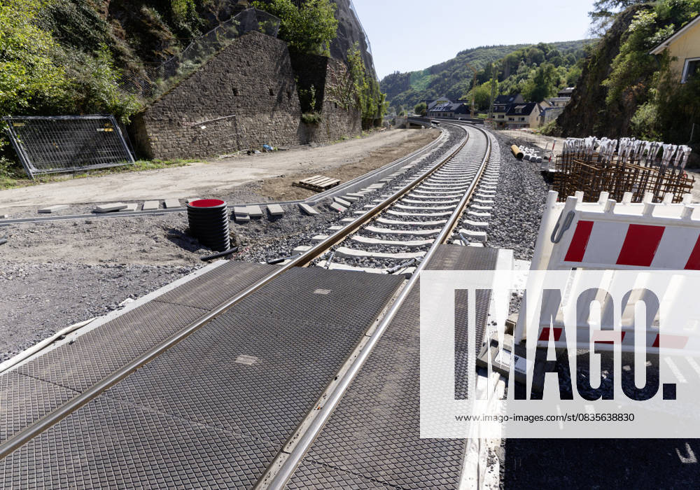 DEU , GERMANY After the flood disaster in July 2021 in the Ahr valley Deutsche Bahn AG is restoring the destroyed Ahr Valley train line , like here in Kreuzberg , 19 09 2025 DEU , GERMANY After the flood disaster in July 2021 in the Ahr valley Deutsche Bahn AG is restoring the destroyed Ahr Valley train line , like here in Kreuzberg