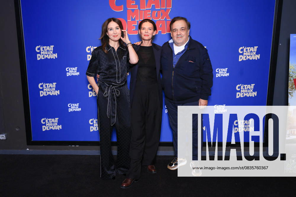 C Etait Mieux Demain Premiere - Paris Elsa Zylberstein, Director Vinciane Millereau and Didier Bourdon attend the photocall of the film premiere of C’Etait Mieux Demain held at the UGC Cine Cite Bercy in Paris, France on September 29, 2025. Photo by David Boyer ABACAPRESS.COM Paris France