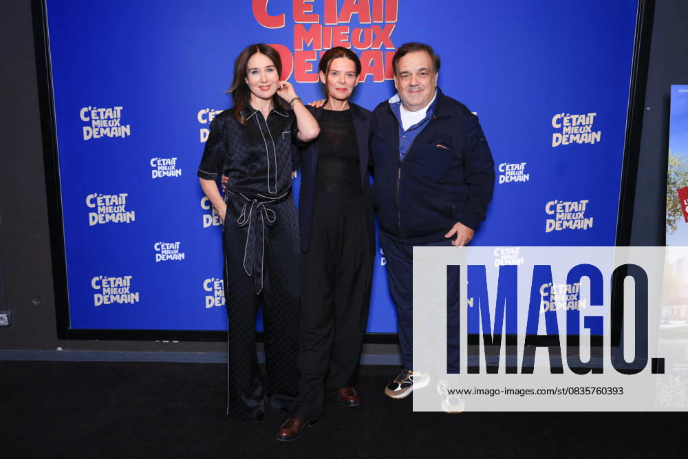 C Etait Mieux Demain Premiere - Paris Elsa Zylberstein, Director Vinciane Millereau and Didier Bourdon attend the photocall of the film premiere of C’Etait Mieux Demain held at the UGC Cine Cite Bercy in Paris, France on September 29, 2025. Photo by David Boyer ABACAPRESS.COM Paris France