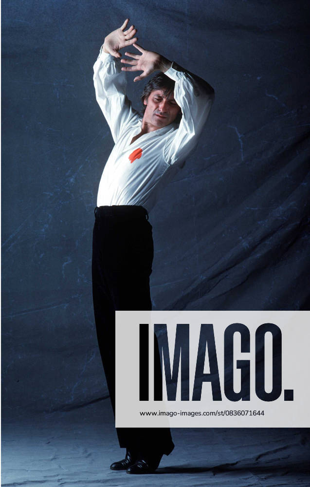 Portrait of Antonio Gades stage name Antonio Esteve Rodenas dancer, choreographer 1984 Serge COHEN Opale photo