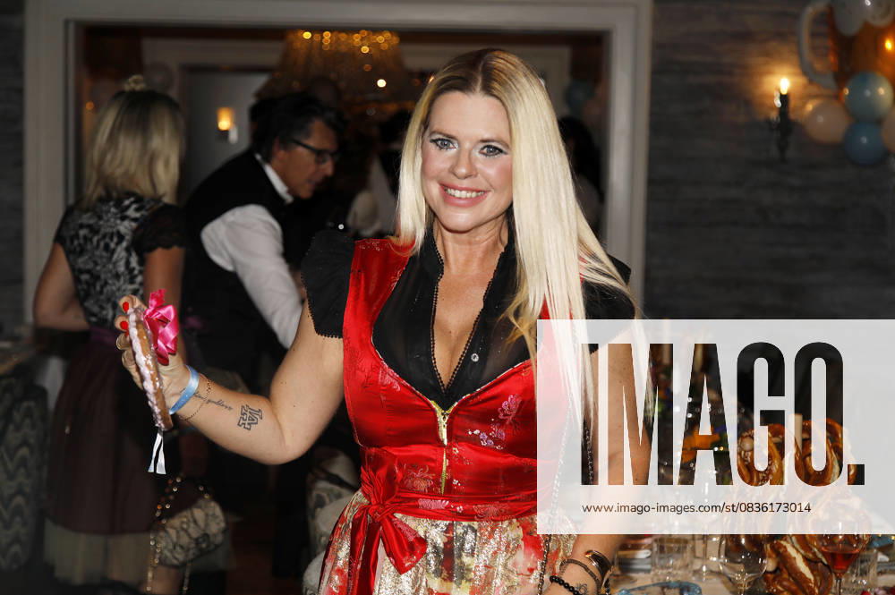 Pia Bolte at the 1 Fine Time Business Club Oktoberfest at the Käfer flagship store in Munich, 02 10 2025 Foto:xAgenturxWehnertx xGränzdörferx xFuturexImagex business_oktoberfest_5058