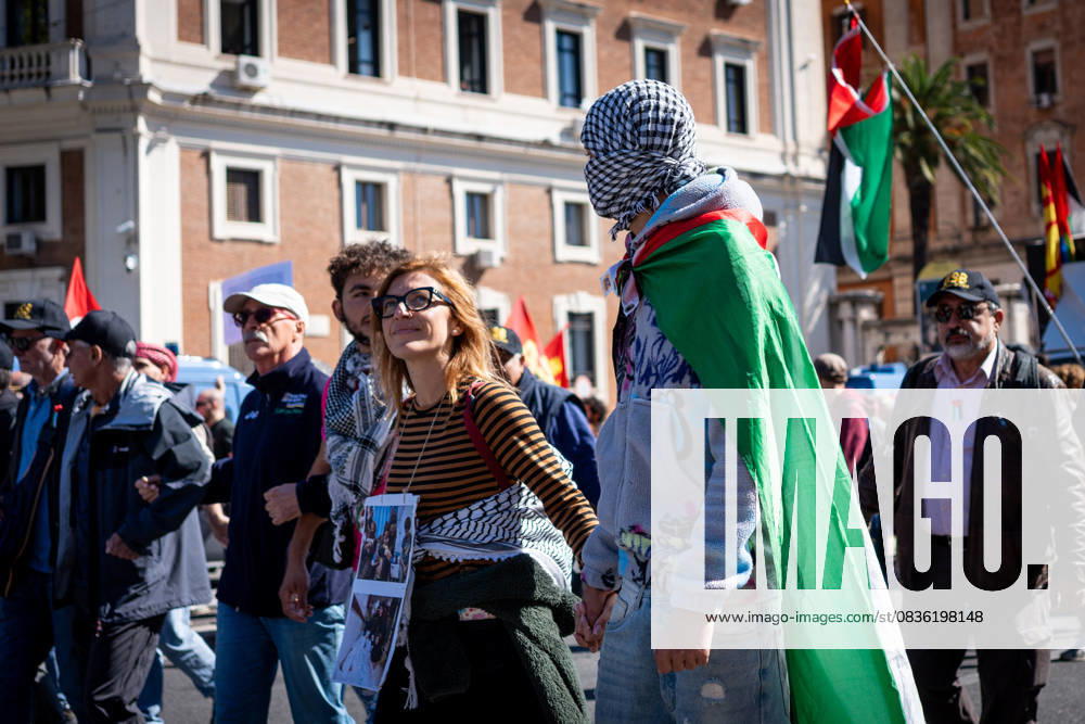 Pro-Palestinian demonstrators march along Rome s roads as they gather for a national general strike to protest against the situation in Gaza, in Rome, Italy, on 02 November 2025. Pro-Palestinian demonstrators march along Rome s roads as they gather for a national general strike to protest against the situation in Gaza two days after Israeli forces intercepted the Global Sumud Flotilla in the Mediterranean Sea, in Rome, Italy, on 02 November 2025., Credit:Stefano Costantino TTL Avalon Italy, Rome