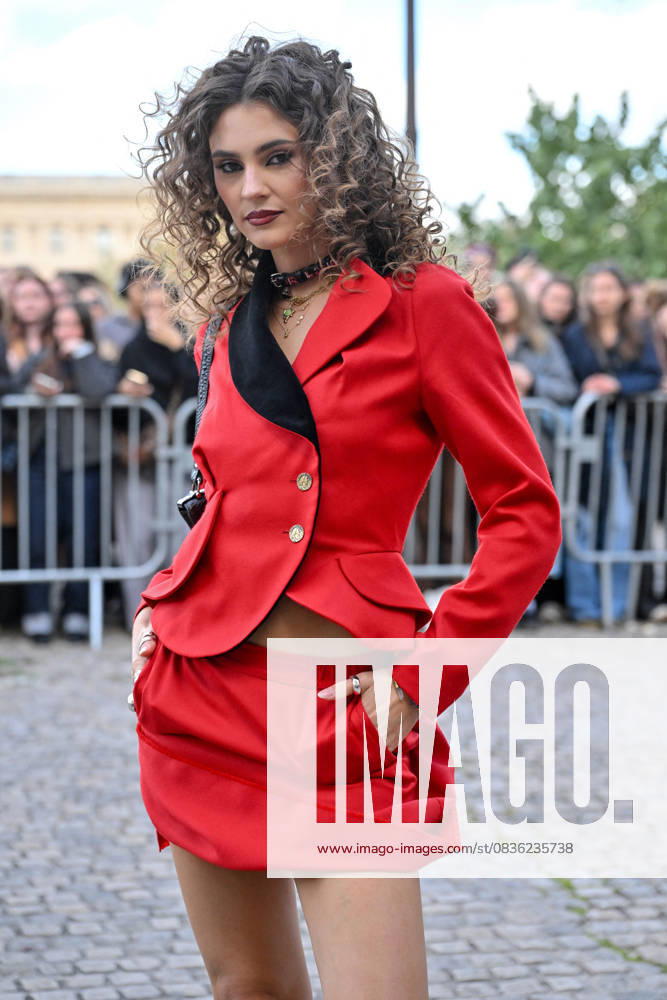 PFW Vivienne Westwood Outside Arrivals Stefanie Giesinger arriving at Vivienne Westwood show during Paris Fashion Week in Paris, France on October 4, 2025. Photo by Julien Reynaud APS-Medias ABACAPRESS.COM Paris France