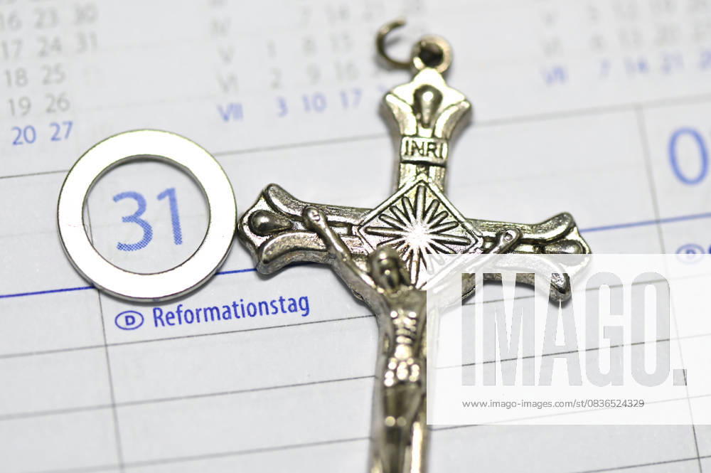 Themenbild zum Reformationstag am 31. Oktober (Foto vom 08.10.2025). Am Reformationstag erinnern Protestanten in aller Welt an die Anfaenge der evangelischen Kirche vor rund 500 Jahren. Die vom damaligen Augustinermoench Martin Luther (1483-1546) um den 31. Oktober 1517 von Wittenberg aus verbreiteten 95 Thesen gegen kirchliche Missstaende wurden zum Ausgang einer christlichen Erneuerungsbewegung. Waehrend der Gedenktag frueher zur Abgrenzung der Protestanten gegenueber katholischen Christen genutzt wurde, wird er inzwischen im Geist der Oekumene gefeiert. Der Reformationstag ist in den oestlichen Bundeslaendern, ausser Berlin, gesetzlicher Feiertag. 2018 haben ausserdem die norddeutschen Bundeslaender Bremen, Hamburg, Niedersachsen und Sch