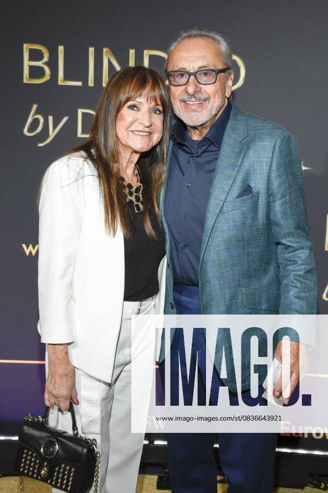 Abb Christine Stumph and Wolfgang Stumph couple on the carpet at the world premiere of the new Grand Show Blinded by delight at Friedrichstadt Palast on 08 10 2025 in Berlin Berlin Germany