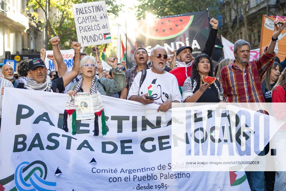 Protesters during the march calling for a ceasefire on the second anniversary of the Hamas attack on Israel that ignited the war in Gaza. Buenos Aires Argentina - ZUMAp265 20251007_zip_p265_005