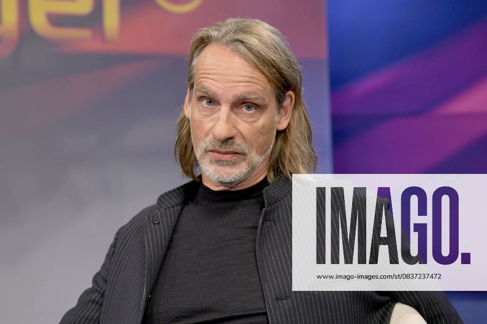 Richard David Precht on the ARD talk show maischberger in Studio Berlin Adlershof Berlin, 14 10 2025 Foto:xM.xBehrensx xFuturexImagex maischberger1410_5021
