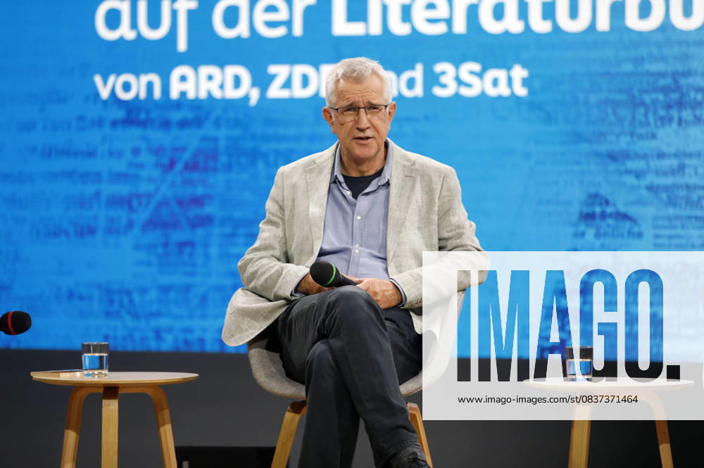 Helmut Böttiger on the literary stage of ARD, ZDF and 3sat at the 77 Frankfurt Book Fair 2025 on the exhibition grounds in Frankfurt am Main, 15 10 2025 Foto:xAgenturxWehnertx xGränzdörferx xFuturexImagex buchmesse_5005