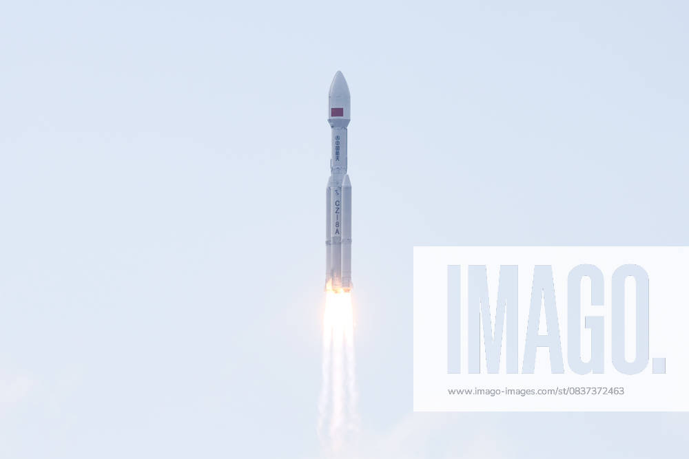 (251016) -- WENCHANG, Oct. 16, 2025 -- A Long March-8A carrier rocket carrying the 12th group of low-orbit internet satellites blasts off from the Hainan commercial spacecraft launch site in south China s Hainan Province, Oct. 16, 2025. The rocket lifted off at 9:33 a.m. Thursday. It successfully placed the payloads into preset orbit. ) (EyesOnSci)CHINA-HAINAN-SATELLITES-LAUNCH (CN) ZhangxLiyun