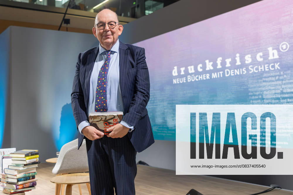 Book Fair Frankfurt 2025 Denis Scheck presents new publications on the literary stage of ARD, ZDF and 3sat Book Fair Frankfurt on October 16, 2025 , Frankfurt am Main Hessen Germany Exhibition Grounds