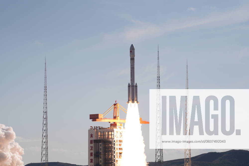 (251017) -- TAIYUAN, Oct. 17, 2025 -- A modified Long March-6 carrier rocket carrying a new satellite group blasts off from the Taiyuan Satellite Launch Center in north China s Shanxi Province on Oct. 17, 2025. The satellite group, which will constitute the Spacesail Constellation -- a commercial Chinese low-orbit satellite network, was launched at 3:08 p.m. (Beijing Time) and entered its preset orbit successfully. (Photo by Xinhua) (EyesOnSci)CHINA-TAIYUAN-SATELLITE GROUP-LAUNCH (CN) WangxYapeng