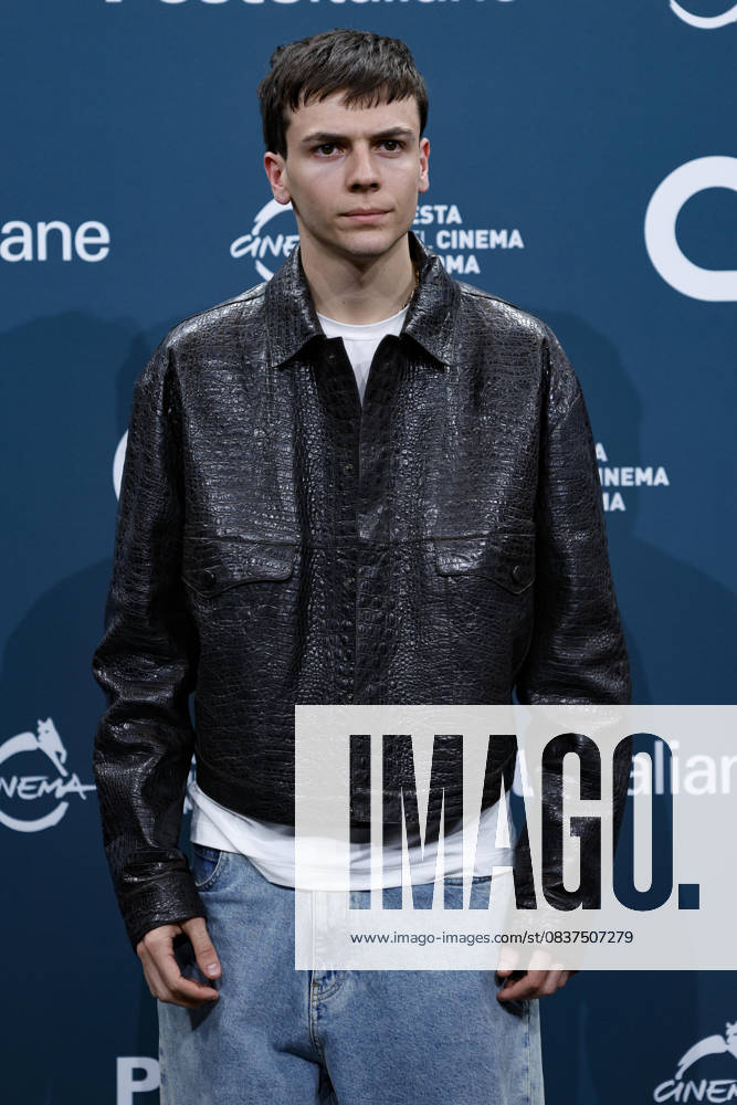Italian actor Francesco Gheghi poses during a photocall of the movie ˜40 secondi at the 20th annual Rome International Film Fest in Rome, Italy, 17 October 2025. The Festa del Cinema di Roma runs from 15 to 26 October 2025. ANSA FABIO FRUSTACI. Rome ITALY - ZUMAa110 20251017_zaf_a110_021