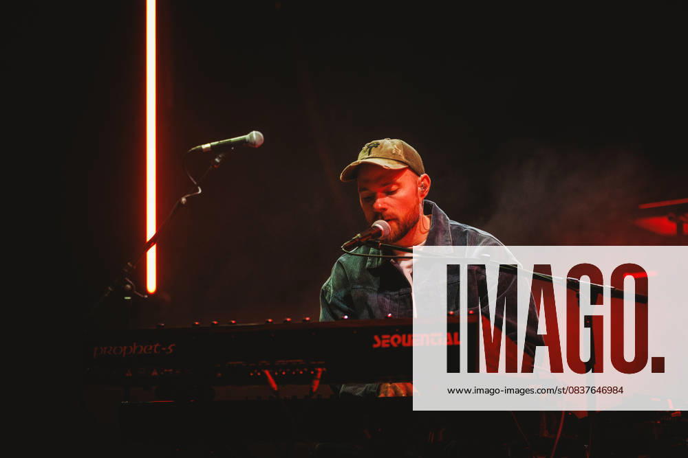 Asgeir live in Copenhagen, Denmark Copenhagen, Denmark. 18th, October 2025. The Icelandic singer, musician and songwriter Asgeir performs a live concert at at Poolen Copenhagen. Denmark, Copenhagen