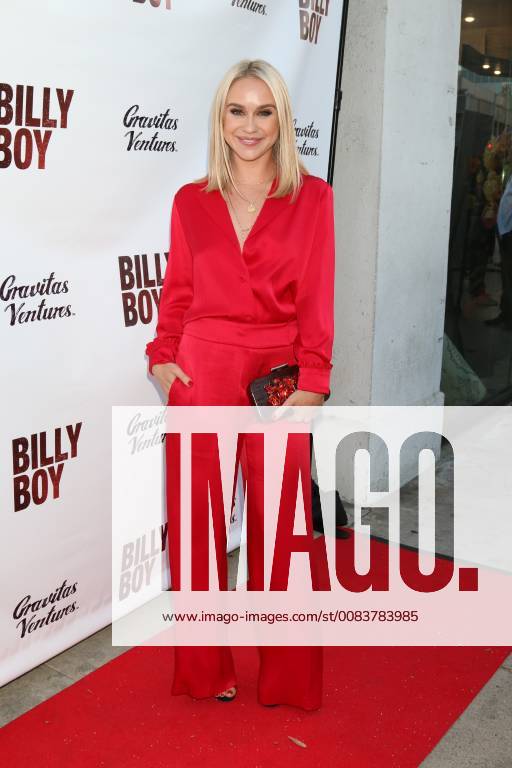 LOS ANGELES - JUN 12: Becca Tobin at the Billy Boy Los Angeles Premiere at the Laemmle Music Hall on June 12, 2018 in Beverly Hills, CA