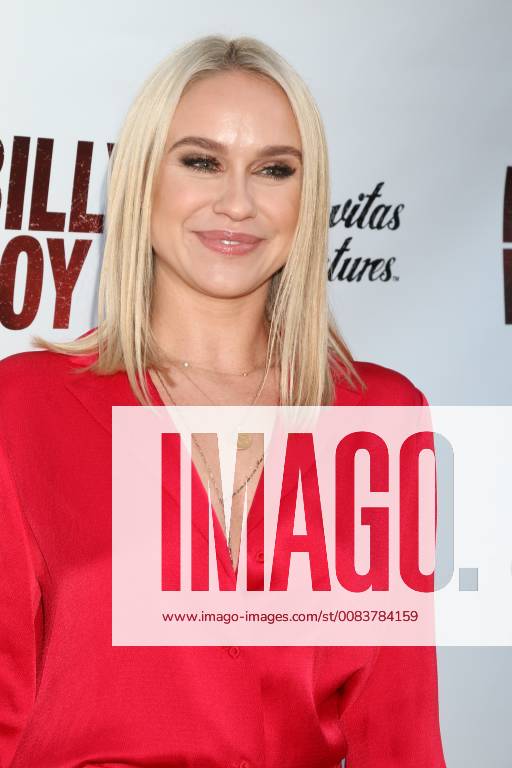 LOS ANGELES - JUN 12: Becca Tobin at the Billy Boy Los Angeles Premiere at the Laemmle Music Hall on June 12, 2018 in Beverly Hills, CA