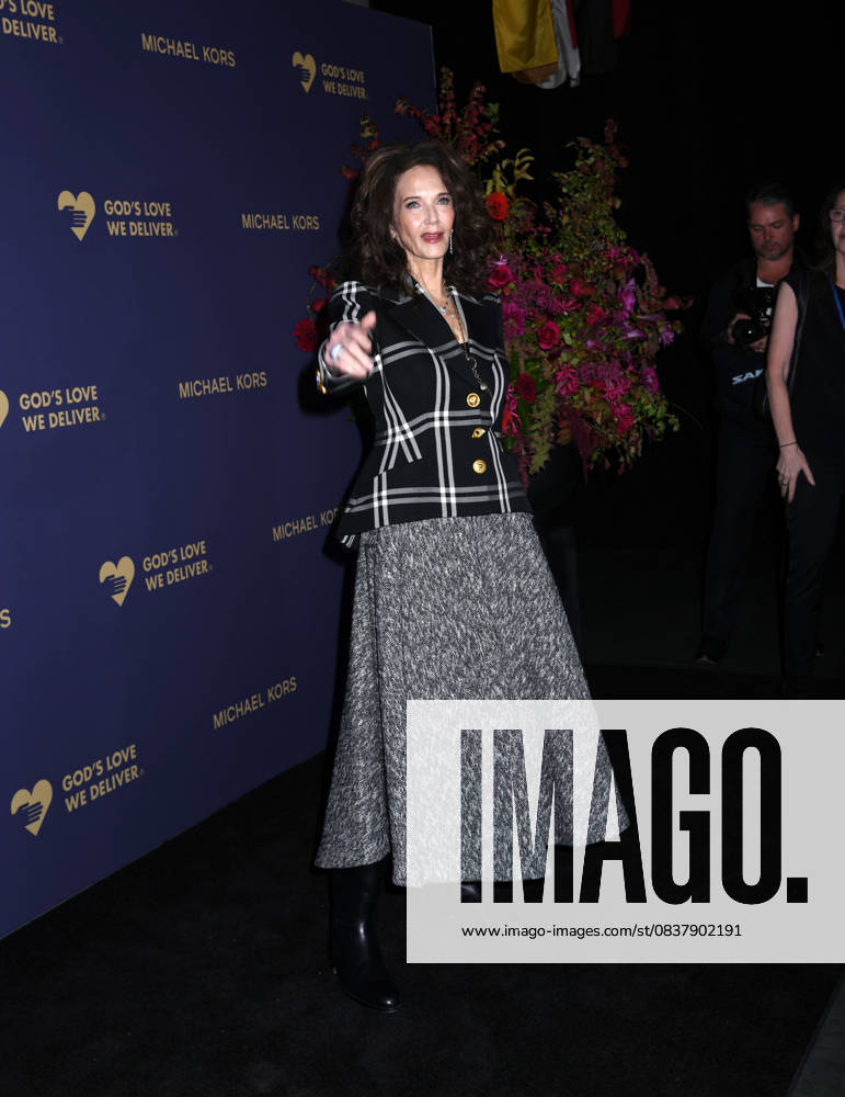 Lynda Carter attends God s Love We Deliver 2025 Golden Heart Awards Celebration. Held at Cathedral Church of St. John the Divine in New York. Zuma Press October 20, 2025. New York United States - ZUMAp281 20251020_zea_p281_153