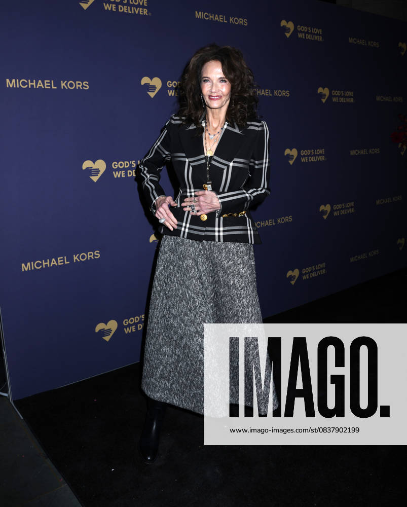 Lynda Carter attends God s Love We Deliver 2025 Golden Heart Awards Celebration. Held at Cathedral Church of St. John the Divine in New York. Zuma Press October 20, 2025. New York United States - ZUMAp281 20251020_zea_p281_161