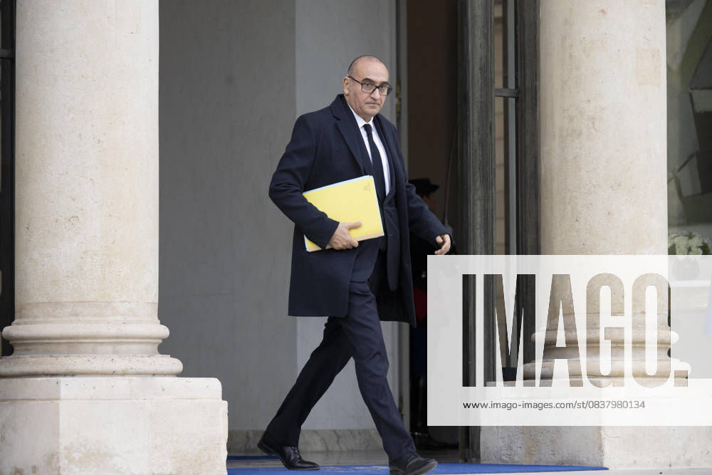 Weekly Cabinet Meeting - Paris French Interior Minister Laurent Nunez leaves following the weekly cabinet meeting at the presidential Elysee Palace in Paris, on October 22, 2025. Photo by Eliot Blondet ABACAPRESS.COM Paris France France