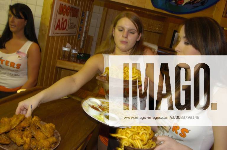 Germanys first Hooters Restaurant opened on 18 11 2005 in the water tower Neunkirchen In the bar on the American model serving young attractive girls in tight clothes on the hour they also dance on the chairs The bar is a hit already on the day stand guests queue in front of the door The next Hooters come to Hamburg Frankfurt and Munich At first, there will be only six of these clubs in Germ
