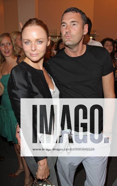 Stella Nina Mc Cartney McCartney with Michael Michalsky at the boutique The Corner Berlin on Franzoesische Strasse 40 at a reception for her 16 07 2009 StellaMcCartney 16 07 2009 Fashion Designer Stella Nina
