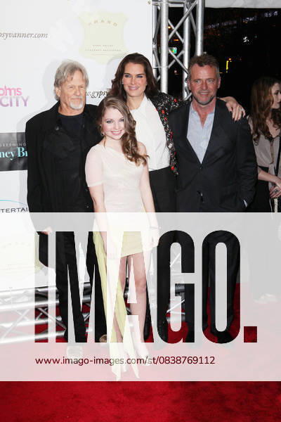 Kris Kristofferson, Brooke Shields, Aidan Quinn, Sammi Hanratty New York premiere of The Greening of Whitney Brown at the AMC Loews Lincoln Square Theater, New York City, NY, United States WENN 5751280