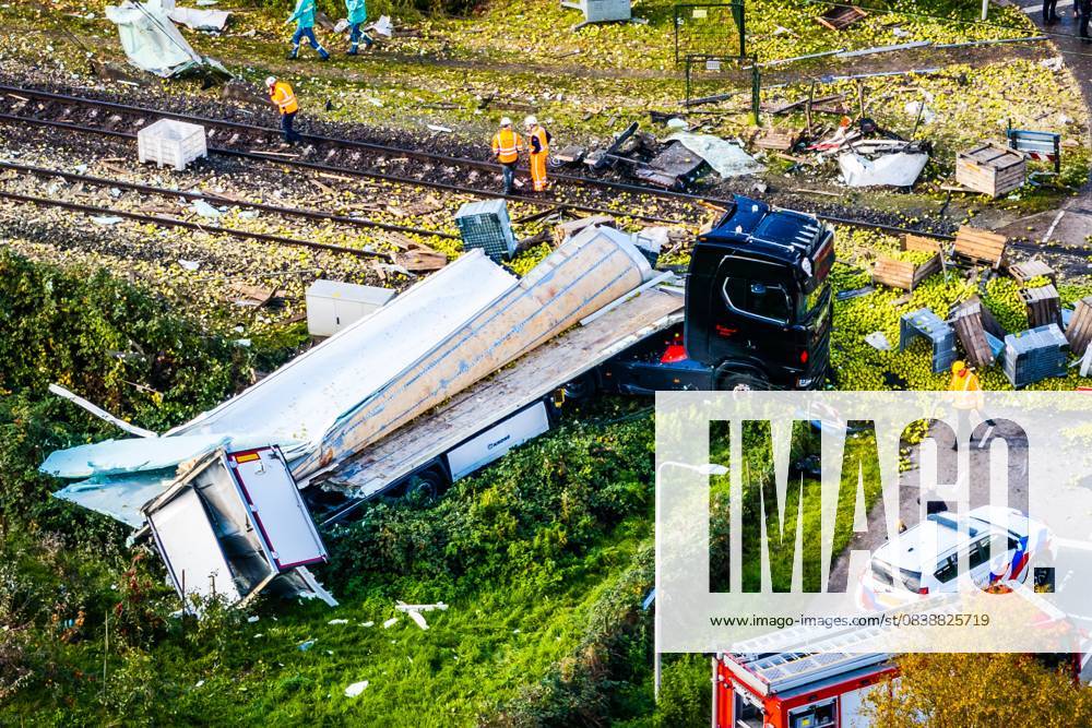 METEREN - A passenger train collided with a truck at a railway crossing. The damage is extensive, and train traffic has been halted. Photo: ANP Hollandse Hoogte Jeffrey Groeneweg netherlands out - belgium out