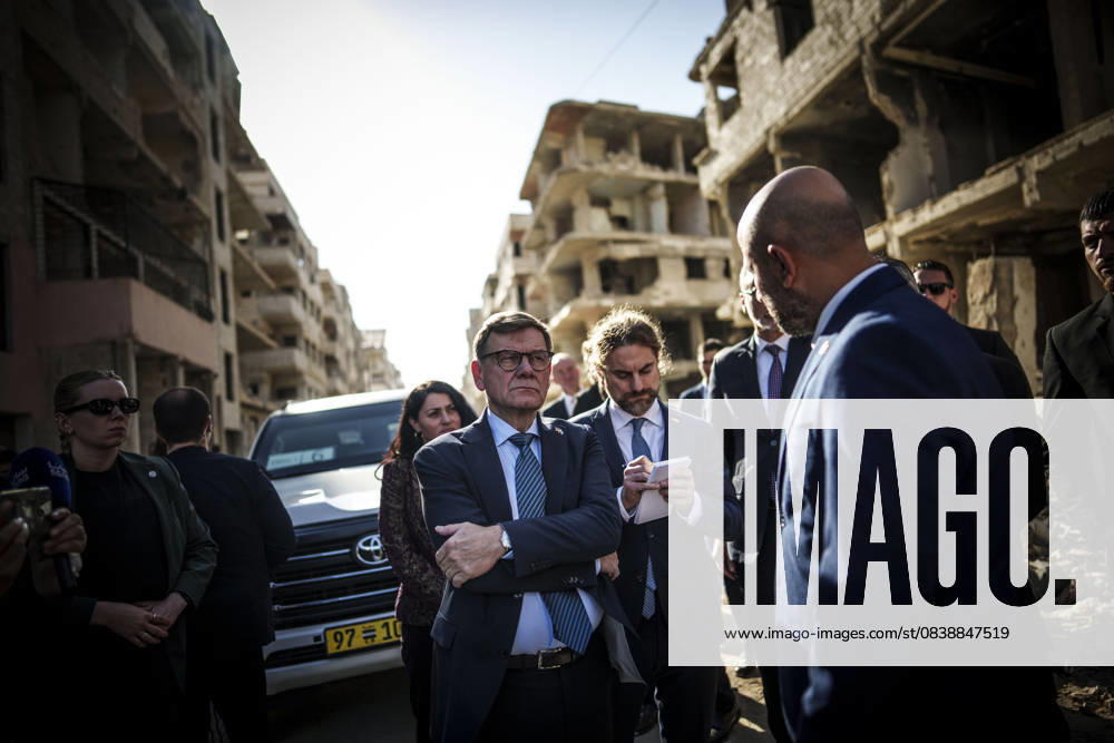 Johann Wadephul CDU , Federal Foreign Minister, travels from 29 10 2025 to 1 11 2025 to Jordan, Syria, Lebanon and Bahrain Trip to Harasta and joint visit of a humanitarian project in Harasta with the Minister for Civil Protection of the Syrian Arab Republic, Mr. Raed Saleh taken in Damascus, 30 10 2025 Photo