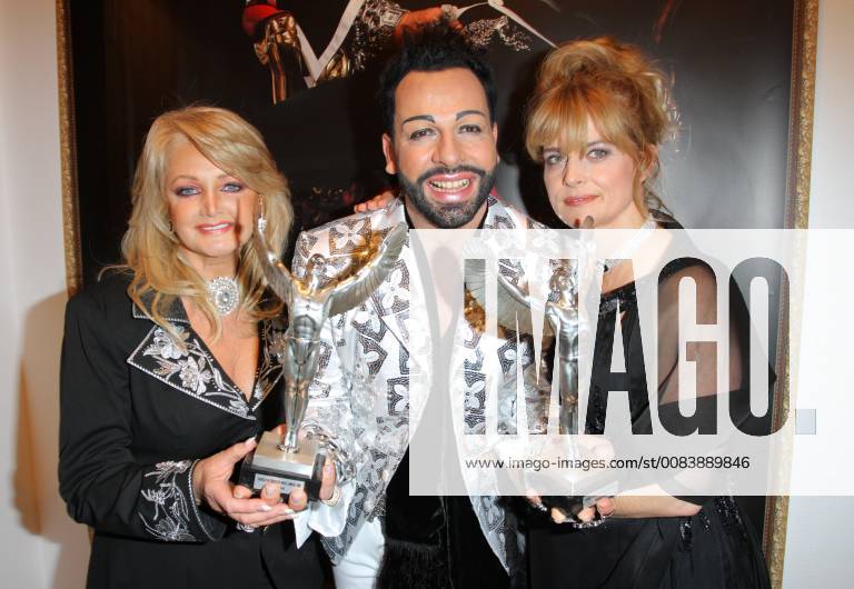 Gloeckler Party 29 11 2009 Singer Bonnie Tyler Gaynor Hopkins Fashion Designer Harald Gloeckler Glöckler Glööckler Nastassja Kinski nastassja Aglaia Nakszynski at the first ceremony of his Harald Glöckler Engel as part of his Christmast Party in his Show Room Heerstrasse 2 Berlin 29 11 2009