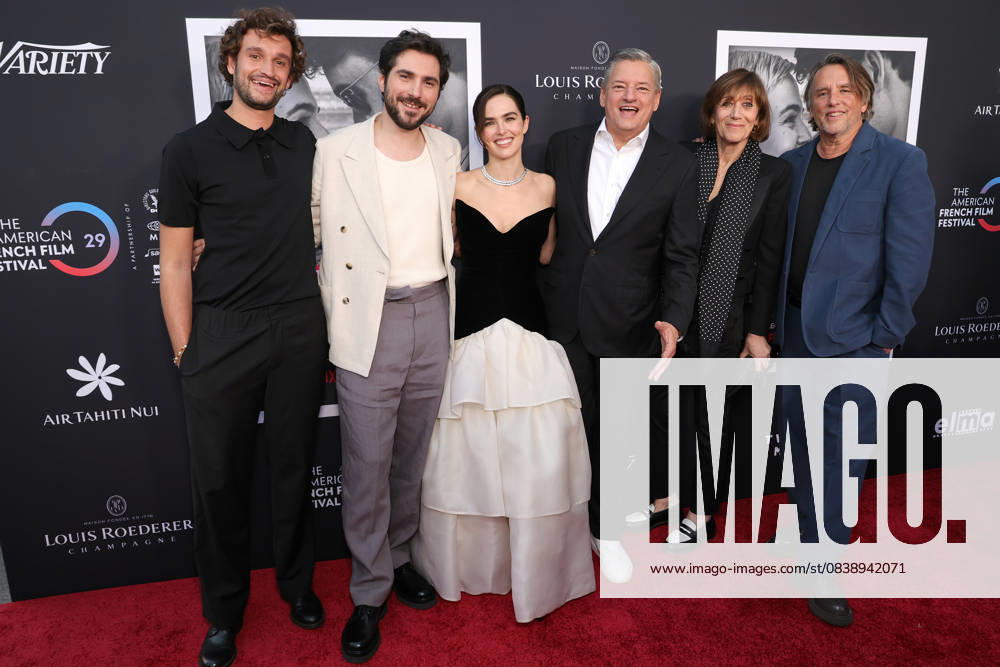 Los Angeles, California - Aubry Dullin, Guillaume Marbeck, Zoey Deutch, Ted Sarandos, MichÂle Halberstadt, Richard Linklater. The French American Film Festival Screening of Netflix s Nouvelle Vague held at the DGA Theater Complex. Los Angeles USA - ZUMAa123 20251030_zaa_a123_088