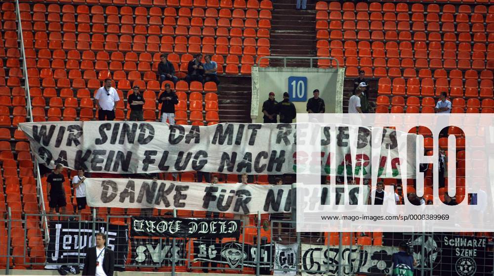 MINSK,WEISSRUSSLAND,16.AUG.11 - FUSSBALL - UEFA Champions League, Play Off, SK Sturm Graz. Bild zeigt Sturm Fans und ein Transparent. o00 totale Plakat, Fanplakat, Transparent Schriftzug