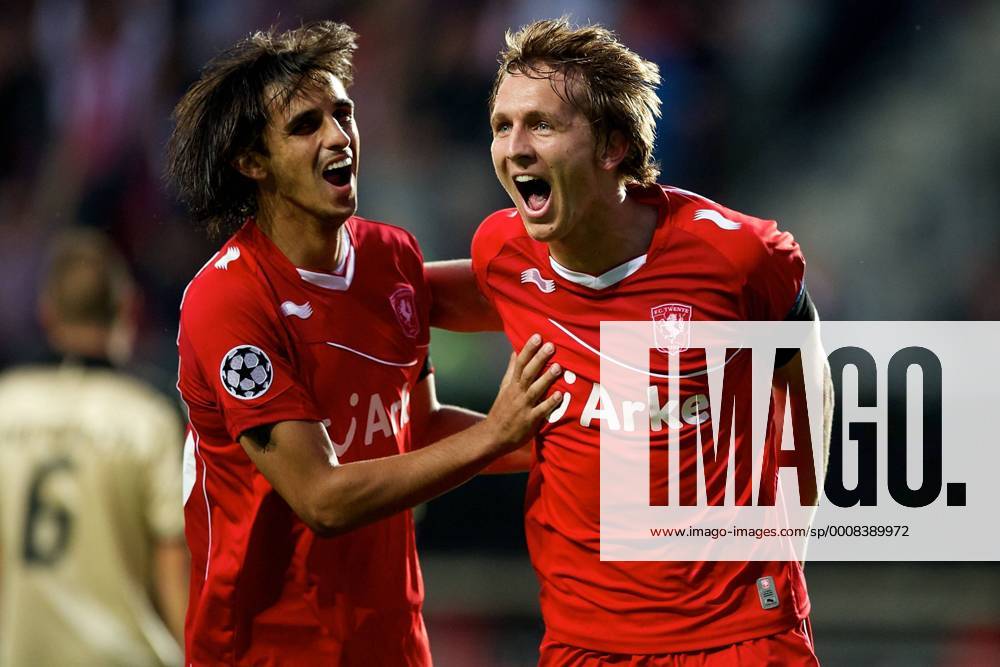 (L-R) Bryan Ruiz of FC Twente,Luuk de Jong of FC Twente FC Twente Enschede v SL Benfica Lissabon UEFA Champions League play-off 2011 2012 OrangexPicturesxIVx 336200