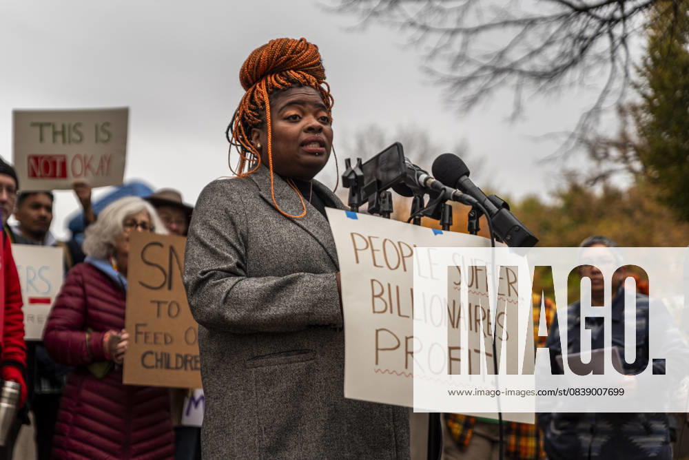 Saint Paul Public Schools board member ERICA VALLIANT spoke about her personal experience receiving SNAP assistance and the power of food assistance. On October 31, 2025, a small group of activists from Minnesota based rights groups held a press conference to discuss the impact of the government shutdown and resulting cuts to SNAP (Supplemental Nutrition Assistance Program) assistance. Approximately 440,000 Minnesotans receive food assistance through SNAP. Saint Paul United States - ZUMAp202 20251031_zip_p202_009
