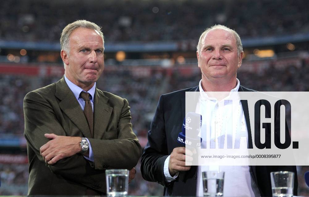 FUSSBALL CHAMPIONS LEAGUE SAISON 2011 2012 Qualifikation 17.08.2011 FC Bayern München - FC Zürich Vorstandsvorsitzender Karl Heinz Rummenigge, Präsident Uli Hoeness (v. li., FC Bayern München)