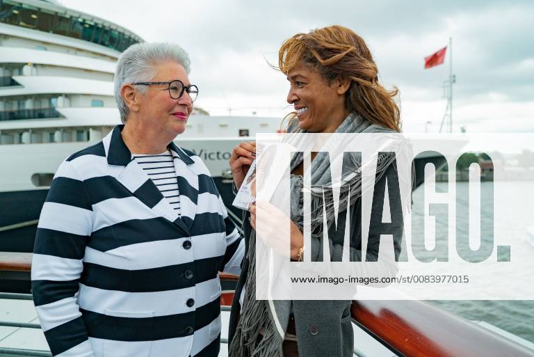 Petra Polk Eva Maria Popp Nadja Abd el Farrag Photo shoot Nadja Abd el Farrag in the circle of the businesswomen Petra Polk and Eva Maria Popp at the Hamburg Cruise Center Altona in front of the cruise ship Queen Victoria Hamburg Hamburg Germany Hamburg Cruise Center Altona