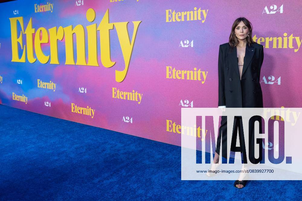 Elizabeth Olsen wearing dress by Givenchy attends Eternity premiere at Regal Union Square in New York, NY on November 8, 2025. Bronx USA - ZUMAr339 20251108_znp_r339_024