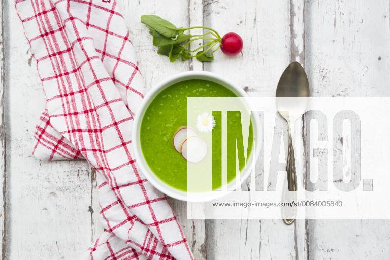 Organic radish green soup LVF06952