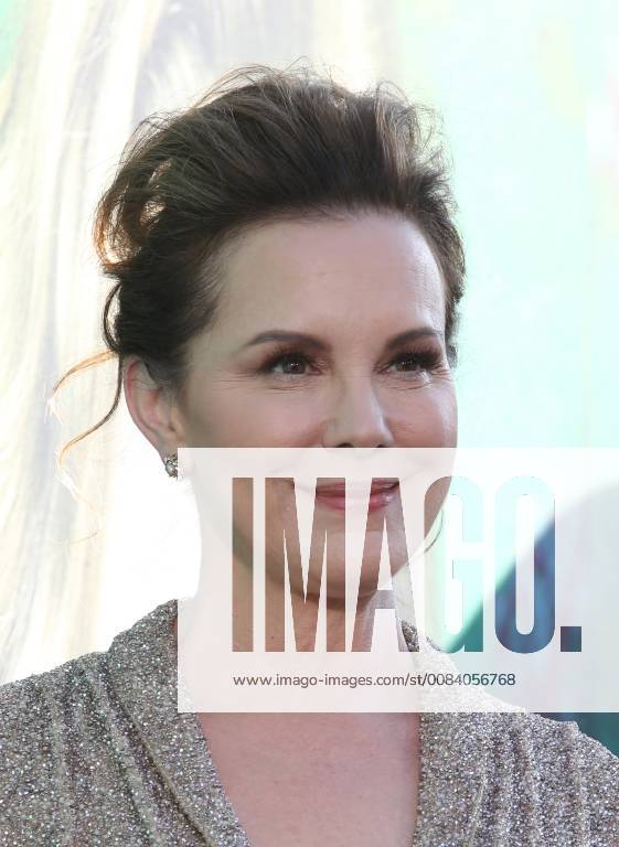 HOLLYWOOD, CA - JUNE 26: Elizabeth Perkins, arriving to the Premiere Of HBO s Sharp Objects at The Cinerama Dome in Hollywood, California on June 26, 2018.