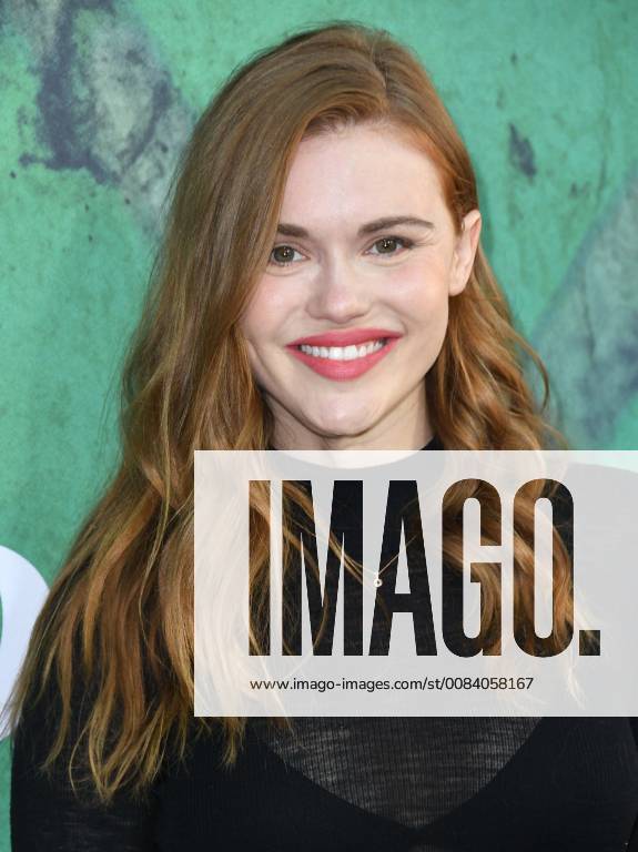 Hollywood, CA, U.S. - 26 June 2018 - Hollywood, California - Holland Roden . HBO s Sharp Objects Los Angeles Premiere held at the Cinerama Dome. Photo Credit: AdMedia Hollywood U.S. - ZUMAa123 20180626_zaa_a123_342