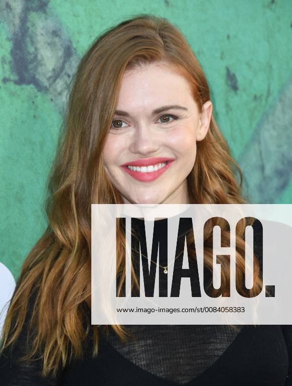 Hollywood, CA, U.S. - 26 June 2018 - Hollywood, California - Holland Roden . HBO s Sharp Objects Los Angeles Premiere held at the Cinerama Dome. Photo Credit: AdMedia Hollywood U.S. - ZUMAa123 20180626_zaa_a123_321