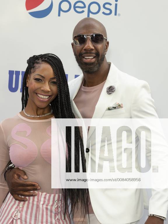 USA: Uncle Drew New York Premiere Shahidah Omar and JB Smoove attend the Uncle Drew New York Premiere at Alice Tully Hall Lincoln Center New York New York United States Alice Tully Hall Lincoln Center LevxRadin
