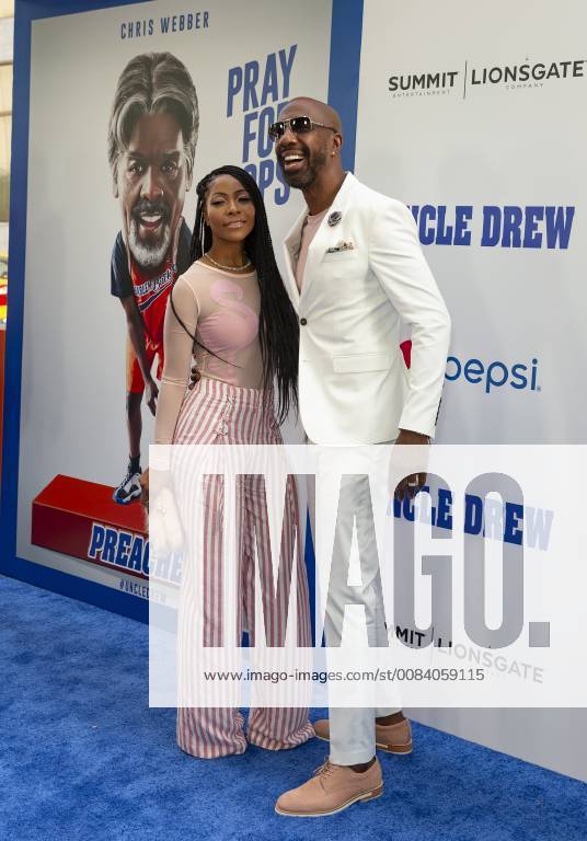 USA: Uncle Drew New York Premiere Shahidah Omar and JB Smoove attend the Uncle Drew New York Premiere at Alice Tully Hall Lincoln Center New York New York United States Alice Tully Hall Lincoln Center LevxRadin