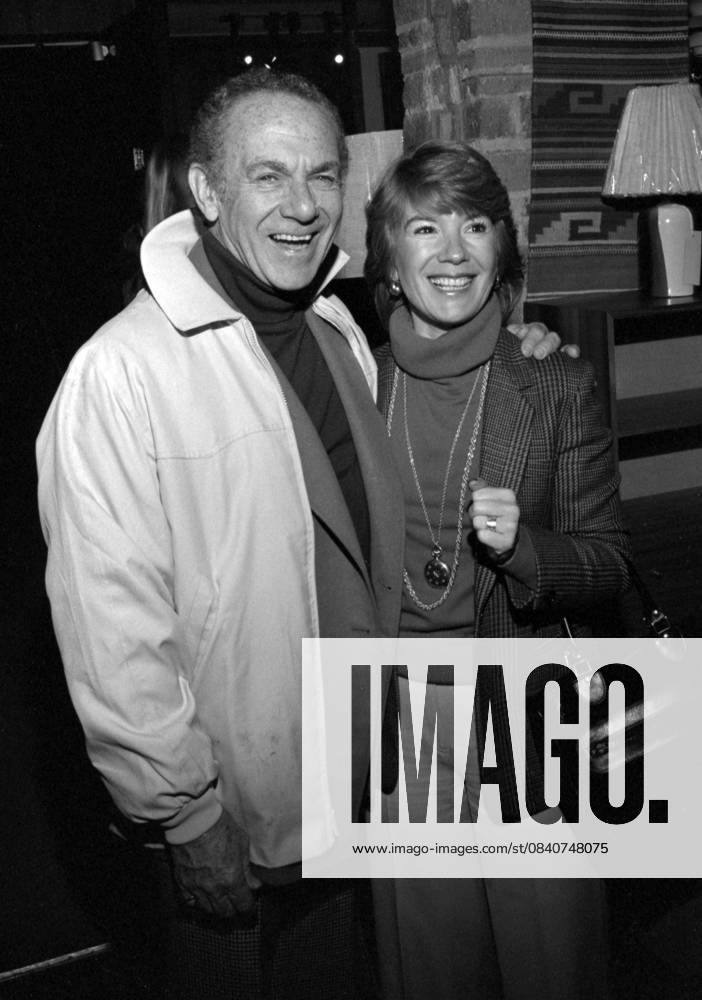 Vikki Carr . Record Date Not Recorded.