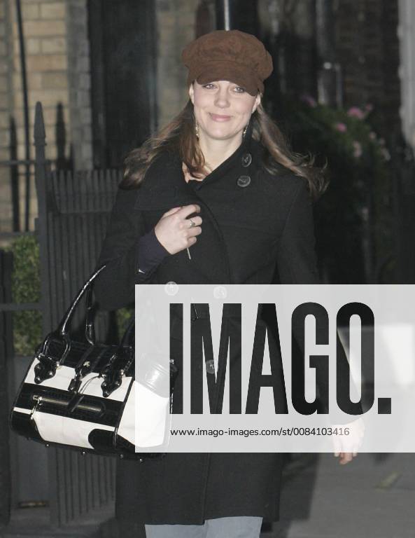 SMG_UK2_Kate Middleton_Prince William_Engaged_121010_02.JPG ORIG PIX TAKEN - Prince William s girlfriend Kate Middleton, after a late night out with Prince William and Harry, leaves her home to go to work this morning. London. UK. 21 12 2006 LONDON, ENGLAND - NOVEMBER 10: (ARCHIVE PHOTOS) Prince William s long-term girlfriend Kate Middleton. on December 10, 2010 in London, England. People: Kate Middleton_Prince William Hoo-Me.com MediaPunch