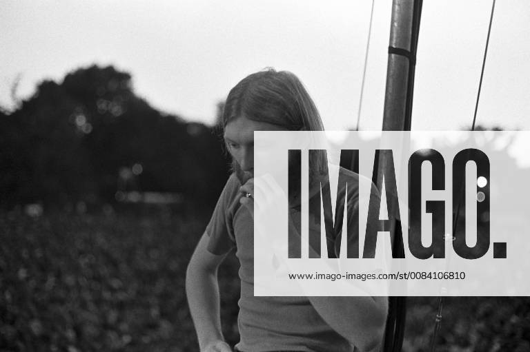 Duane Allman of The Allman Brothers Band takes a break after a performance at the Sunset concert series Summerthing at Boston Common in Boston, MA in the summer of 1971. © Peter Tarnoff MediaPunch