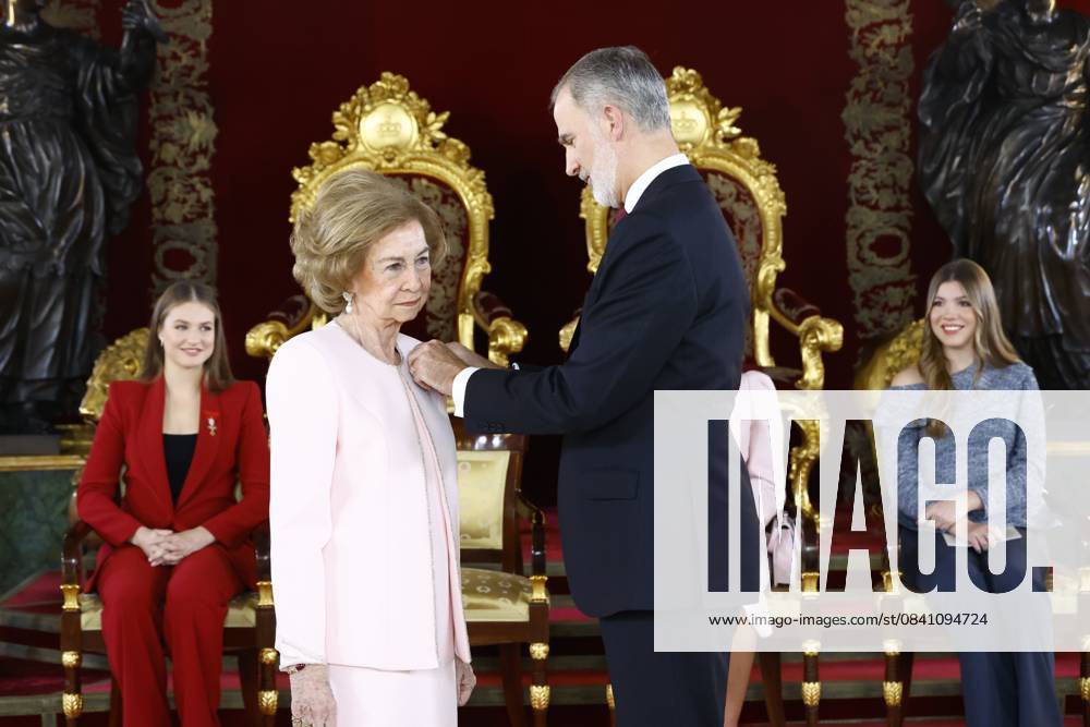 Real Madrid training Session King Felipe VI of Spain, Queen Letizia of Spain, Crown Princess Leonor, Princess Sofia, Queen Sofia of Spain attends the Delivery of Toison de Oro to FeMiguel Herrero y Rodr’guez de Mi–—n lipe Gonzalez, Miquel Roca at Royal Palace on November 21, 2025 in Madrid, Spain Photo by IMAGO MPG Madrid Royal Palace Madrid Spain