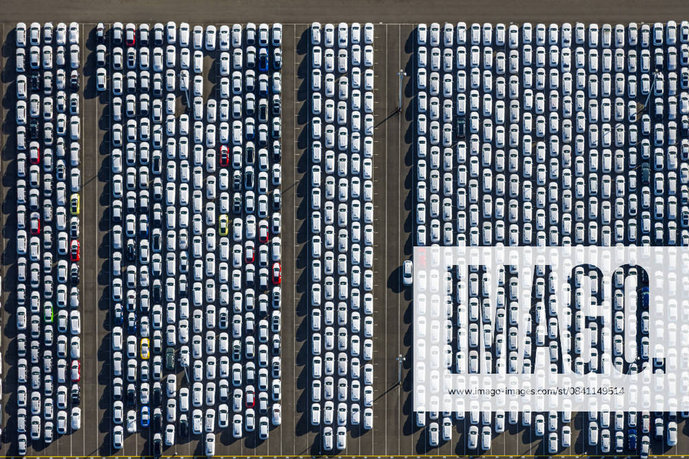 Aerial view, car logistics, Volkswagen plant car parking lot, shapes and colors, Larrelt, Emden, North Germany, East Frisia, Lower Saxony, Germany ATTENTIONxMINDESTHONORARx60xEURO