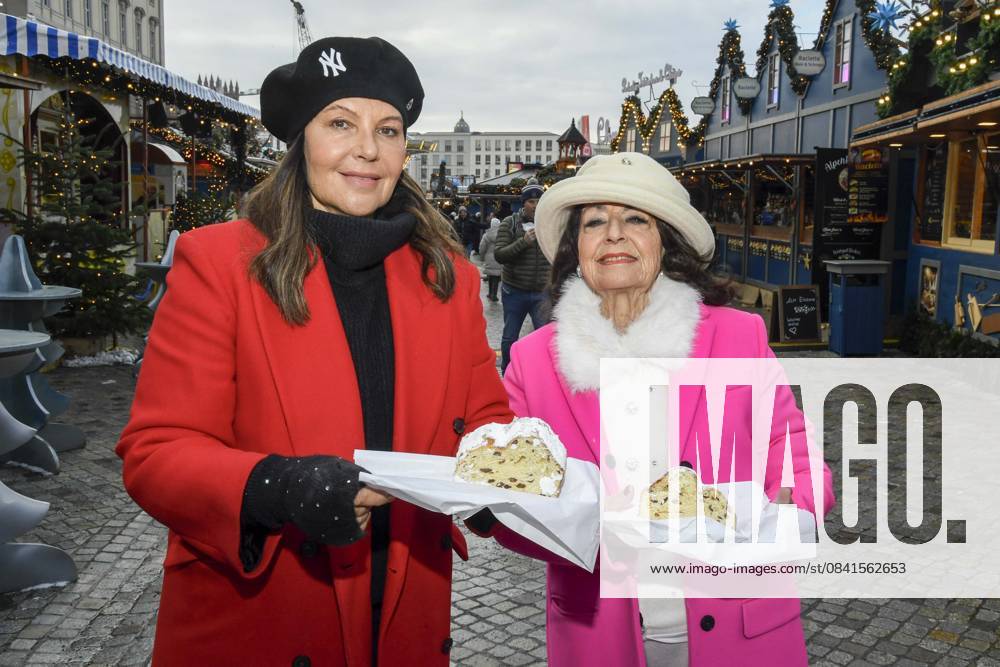 ABB Natascha Ochsenknecht with her mother Baerbel Wierichs at the charity sale of tasting pieces of the longest Berlin Christmas stollen from the family bakery Roesler for the benefit of the organization Augenlicht at the winter market in the Berlin Forum on 24,11 2025 in Berlin Berlin Germany