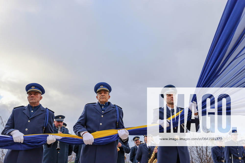 Bosnia and Herzegovina marks Statehood Day in Sarajevo SARAJEVO, BOSNIA AND HERZEGOVINA - NOVEMBER 25: National flag of Bosnia and Herzegovina is raised as ceremony held at Mount Hum to mark Statehood Day, the date remembered as the foundation of Bosnia and Herzegovina’s statehood in Sarajevo on November 25, 2025. Elman Omic Anadolu Sarajevo Bosnia and Herzegovina. Editorial use only. Please get in touch for any other usage.